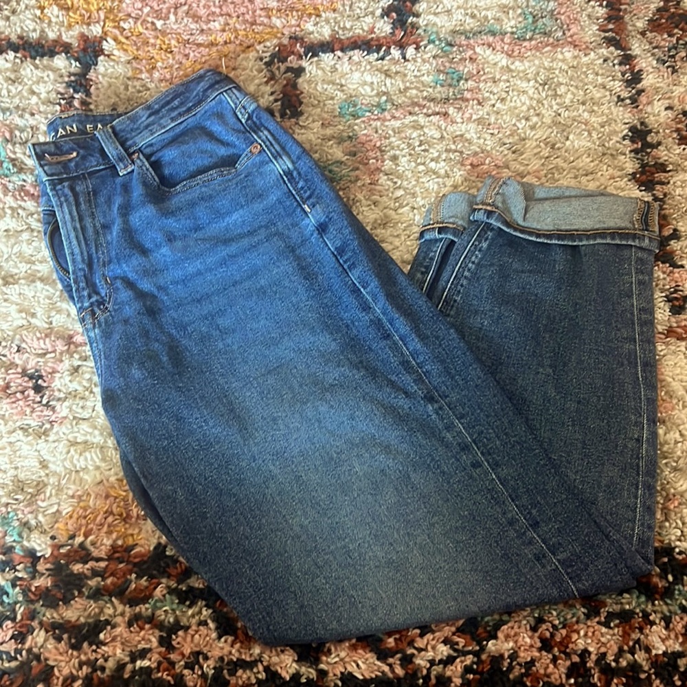 American eagle dark wash mom jean,size 4